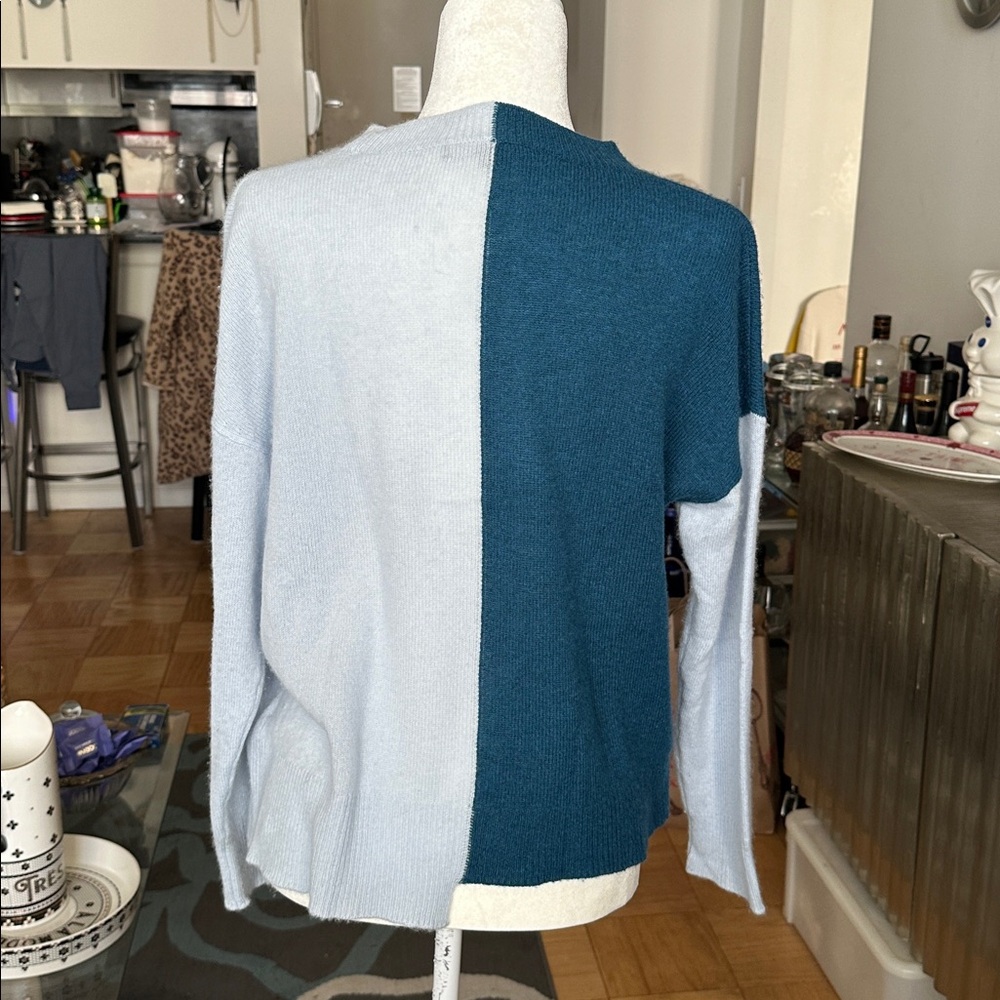 Skull Cashmere two tone blue 100% cashmere sweater - Picture 3 of 5